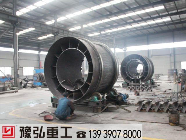 滾筒烘干機車(chē)間生產(chǎn)現場(chǎng)圖